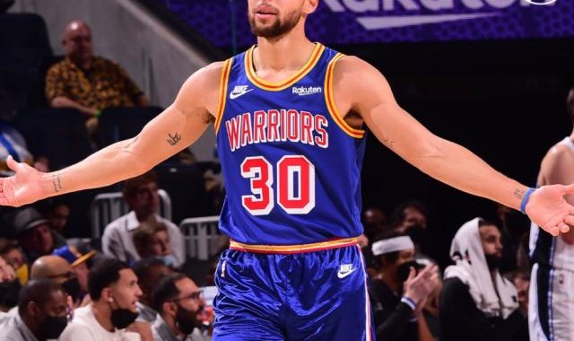 星空体育-【观察】库里三分投到入魔 也会伤害现在的勇士