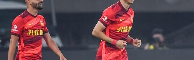 星空体育-尹鸿博“给点阳光就灿烂” 左右通吃复制四年前首球