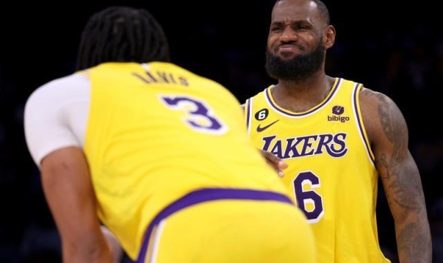 星空体育-詹姆斯内收肌拉伤将休战，湖人面对更严峻的挑战